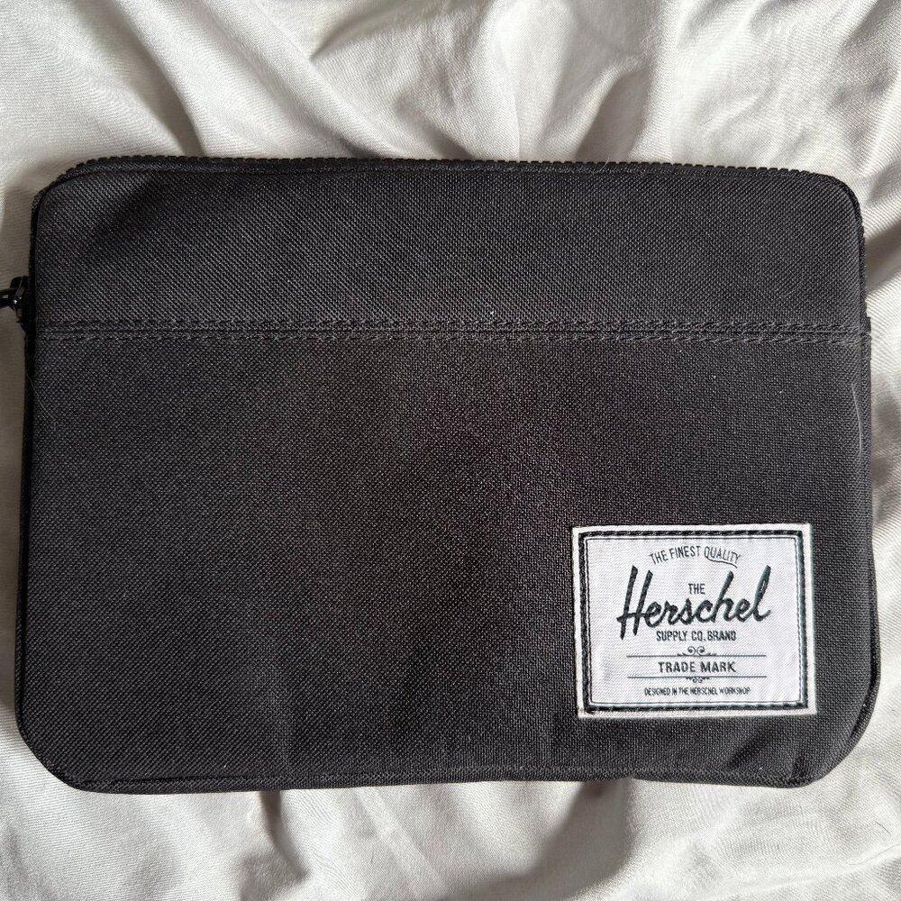Herschel Tablet Ipad Accessories Case Black 10.5 x 7.5 inches